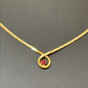 Essences gold toned vintage ruby red chocker necklace 15.5"